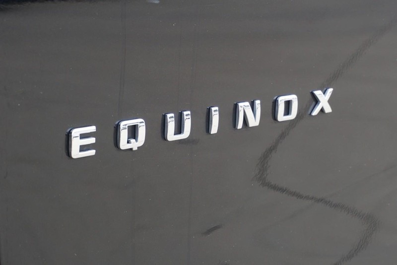 Chevrolet Equinox Vehicle Full-screen Gallery Image 12