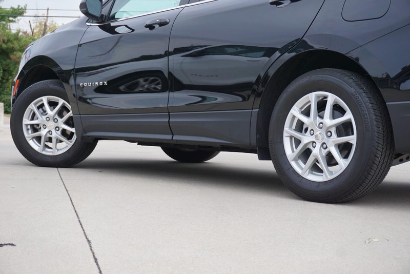 Chevrolet Equinox Vehicle Full-screen Gallery Image 14