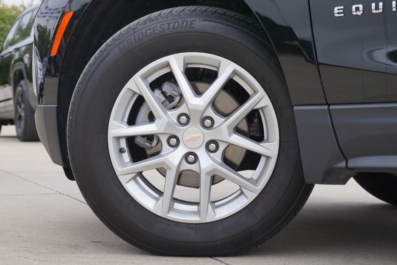 Chevrolet Equinox Vehicle Full-screen Gallery Image 15