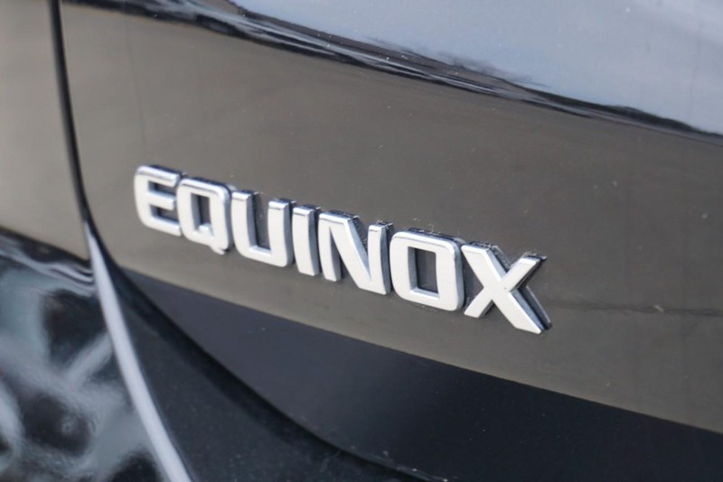 Chevrolet Equinox Vehicle Full-screen Gallery Image 19