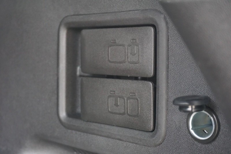 Chevrolet Equinox Vehicle Full-screen Gallery Image 22