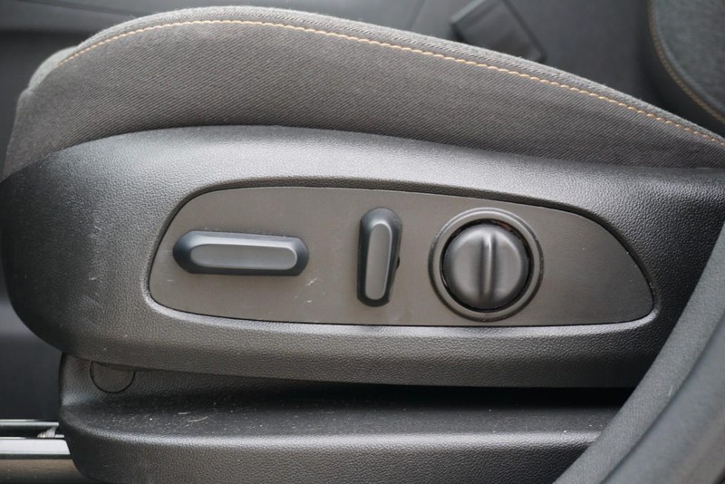 Chevrolet Equinox Vehicle Full-screen Gallery Image 24