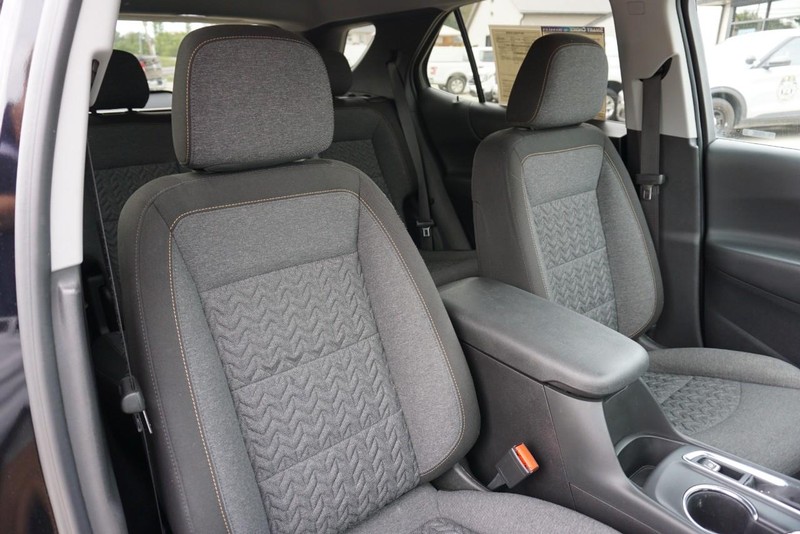 Chevrolet Equinox Vehicle Full-screen Gallery Image 31