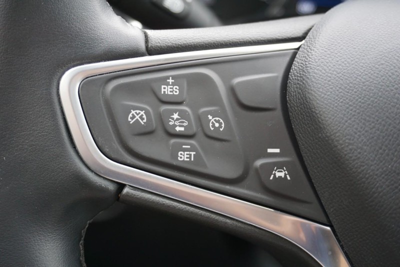 Chevrolet Equinox Vehicle Full-screen Gallery Image 36