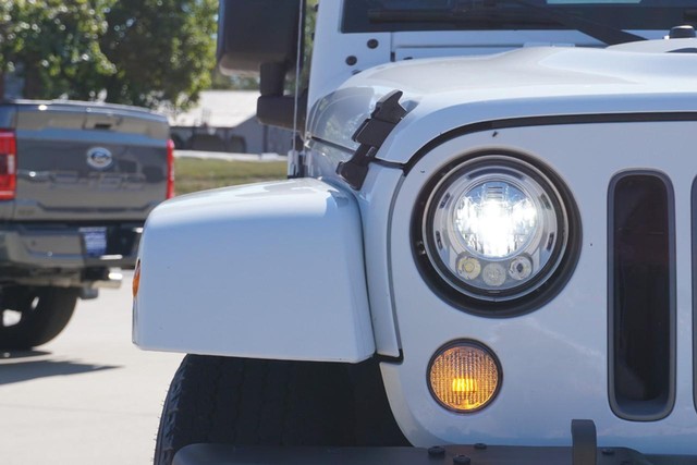 2017 Jeep Wrangler Unlimited 75th Anniversary image 09
