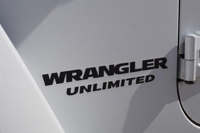 2017 Jeep Wrangler Unlimited 75th Anniversary image 14