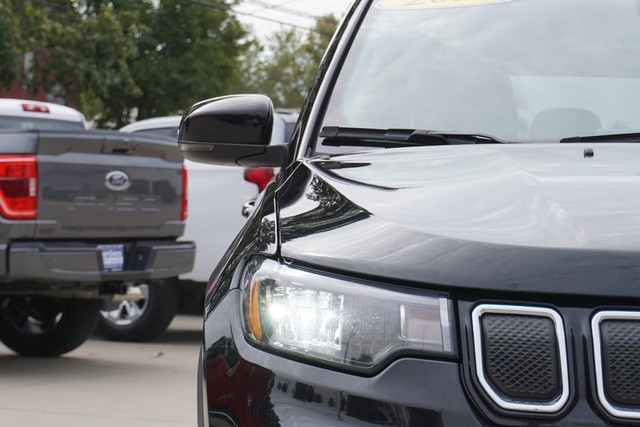 2022 Jeep Compass 4WD Limited image 09