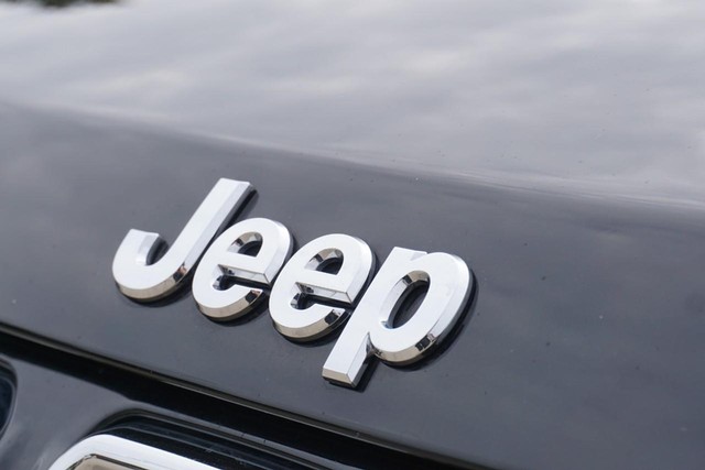 2022 Jeep Compass 4WD Limited image 11