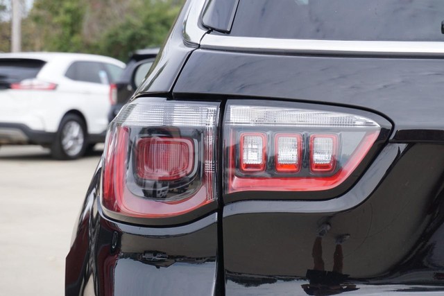 2022 Jeep Compass 4WD Limited image 18
