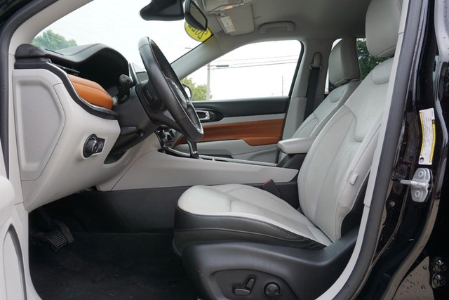 2022 Jeep Compass 4WD Limited image 23