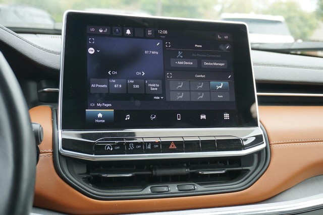2022 Jeep Compass 4WD Limited image 40