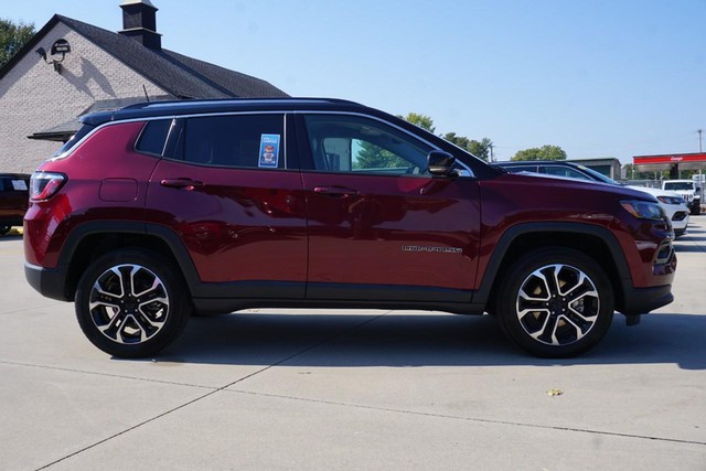 2022 Jeep Compass 4WD Limited image 02