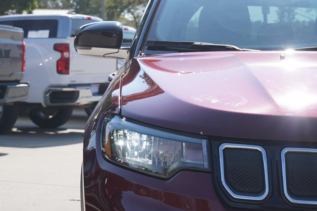 2022 Jeep Compass 4WD Limited image 09