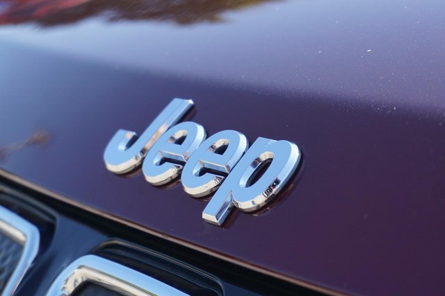 2022 Jeep Compass 4WD Limited image 11