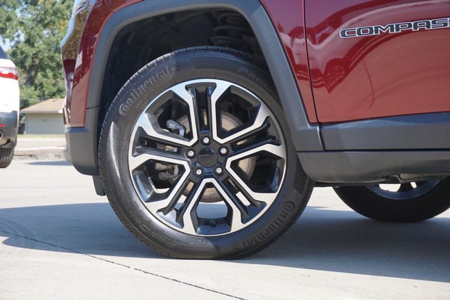 2022 Jeep Compass 4WD Limited image 15
