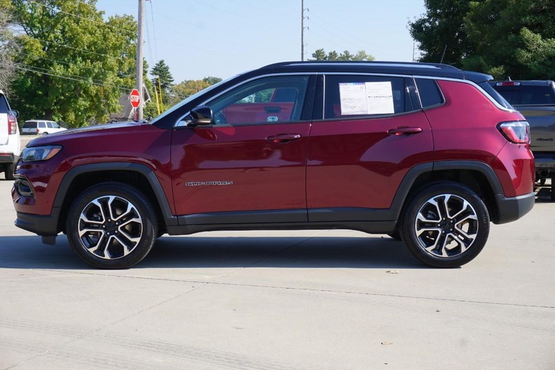 Jeep Compass Vehicle Full-screen Gallery Image 06