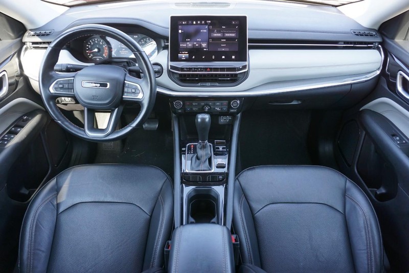 Jeep Compass Vehicle Full-screen Gallery Image 31