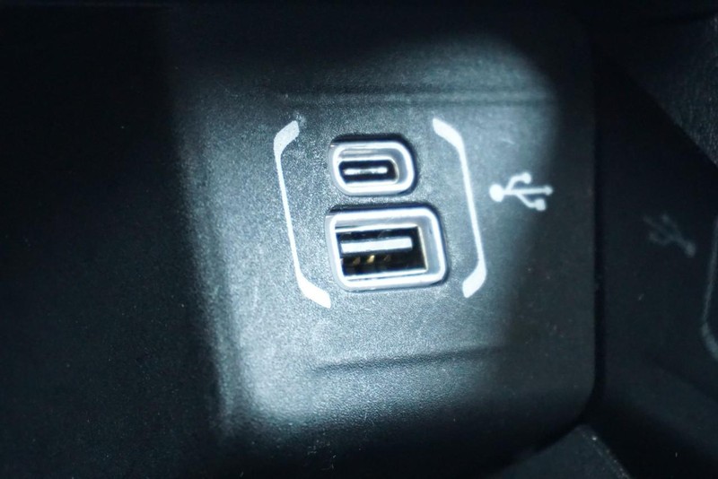 Jeep Compass Vehicle Full-screen Gallery Image 42