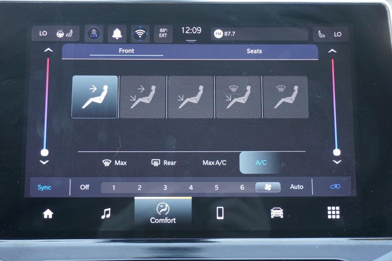 Jeep Compass Vehicle Full-screen Gallery Image 45