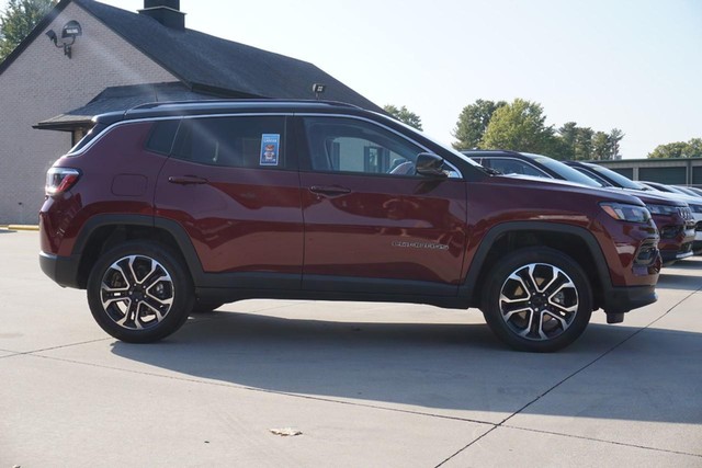 2022 Jeep Compass 4WD Limited image 02