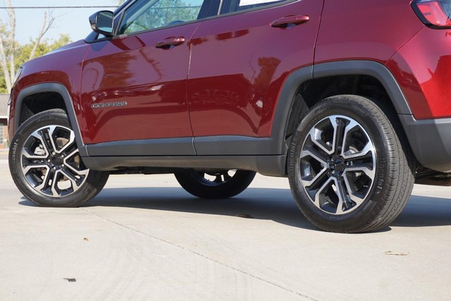 2022 Jeep Compass 4WD Limited image 13