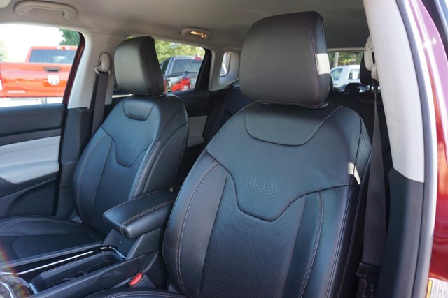 2022 Jeep Compass 4WD Limited image 24