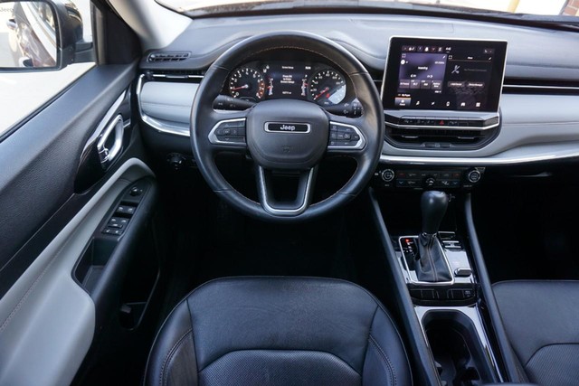 2022 Jeep Compass 4WD Limited image 34