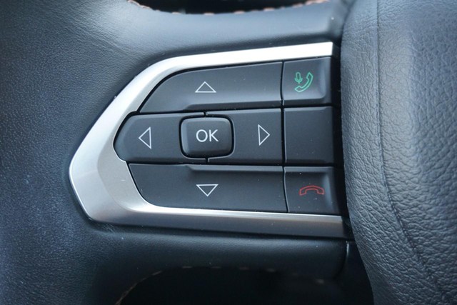 2022 Jeep Compass 4WD Limited image 35