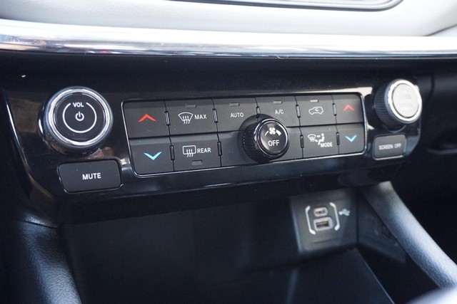 2022 Jeep Compass 4WD Limited image 40