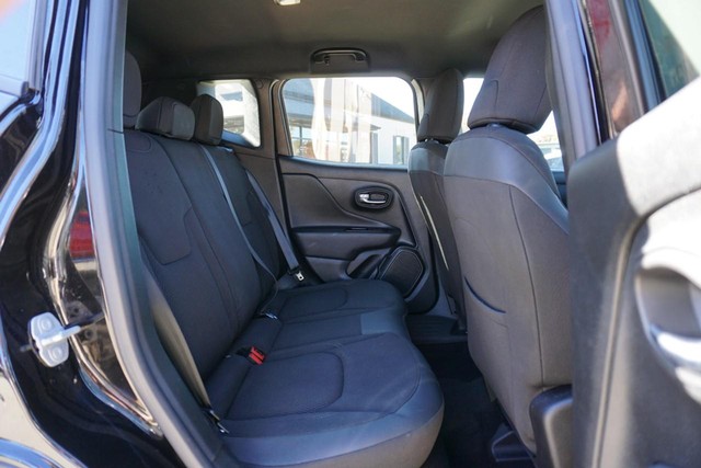 2022 Jeep Renegade 4WD Altitude image 24