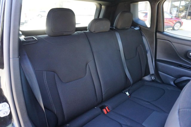 2022 Jeep Renegade 4WD Altitude image 25