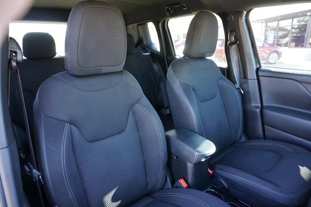 2022 Jeep Renegade 4WD Altitude image 27