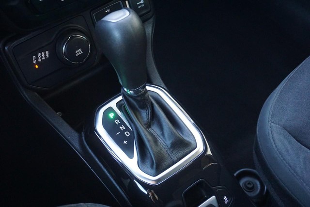 2022 Jeep Renegade 4WD Altitude image 40