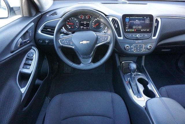 2023 Chevrolet Malibu LT image 32