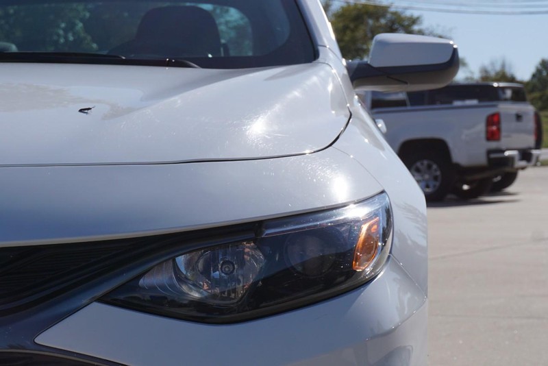 Chevrolet Malibu Vehicle Full-screen Gallery Image 10