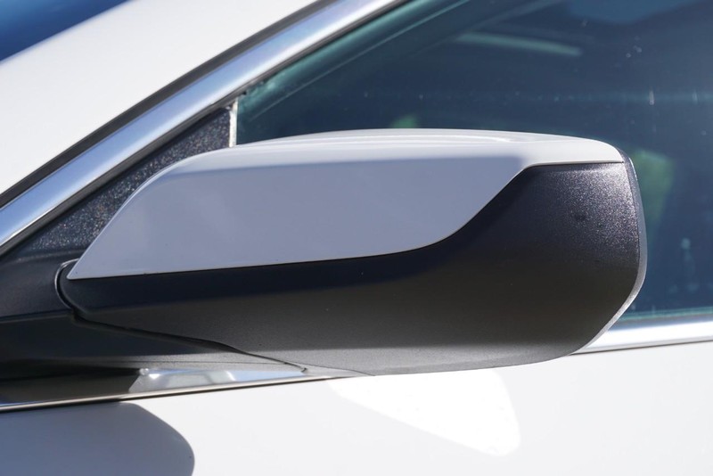 Chevrolet Malibu Vehicle Full-screen Gallery Image 12