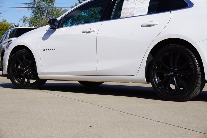 Chevrolet Malibu Vehicle Full-screen Gallery Image 13