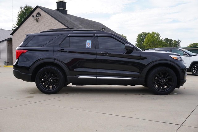 2023 Ford Explorer XLT image 02