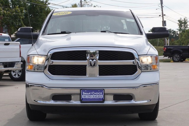 2016 Ram 1500 2WD SLT Quad Cab image 08