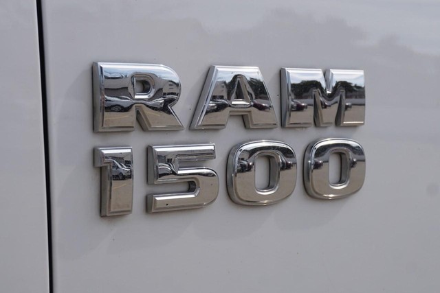 2016 Ram 1500 2WD SLT Quad Cab image 12
