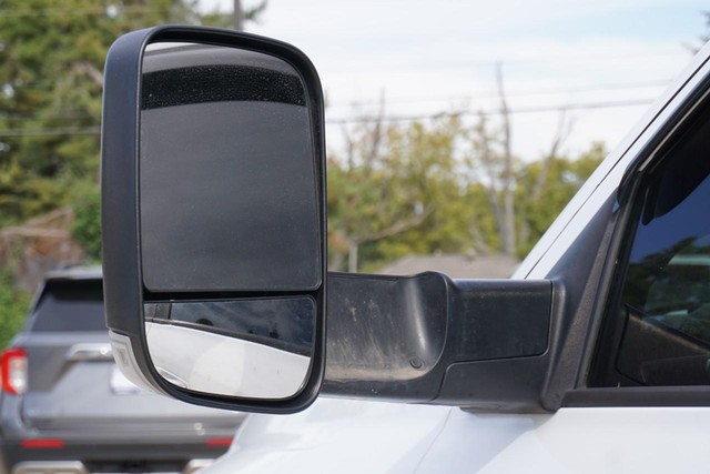 2016 Ram 1500 2WD SLT Quad Cab image 17