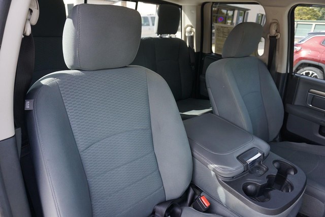 2016 Ram 1500 2WD SLT Quad Cab image 29