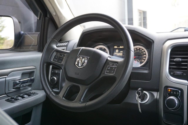 2016 Ram 1500 2WD SLT Quad Cab image 31