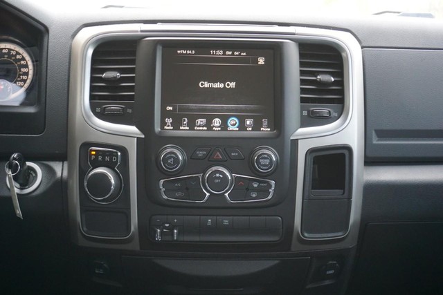 2016 Ram 1500 2WD SLT Quad Cab image 32