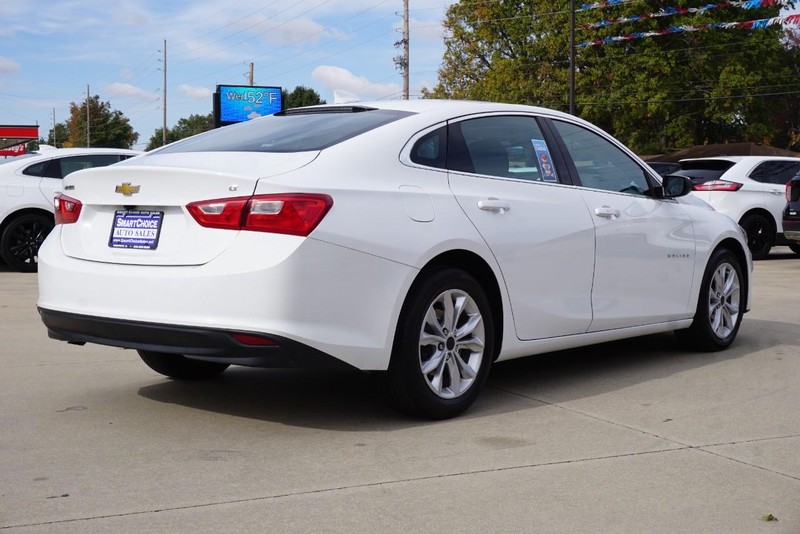 Chevrolet Malibu Vehicle Full-screen Gallery Image 03