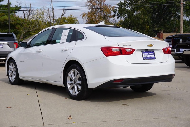 Chevrolet Malibu Vehicle Full-screen Gallery Image 05