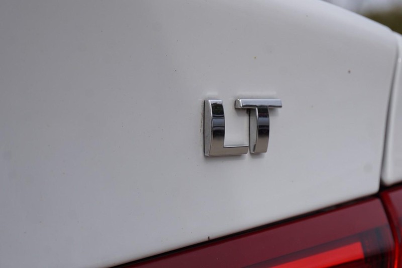 Chevrolet Malibu Vehicle Full-screen Gallery Image 12