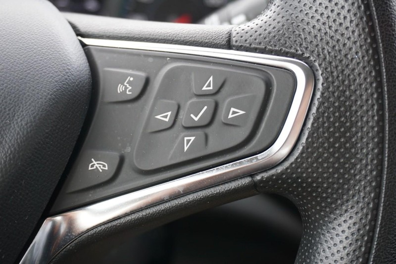 Chevrolet Malibu Vehicle Full-screen Gallery Image 29