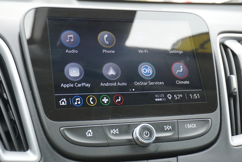 Chevrolet Malibu Vehicle Full-screen Gallery Image 32