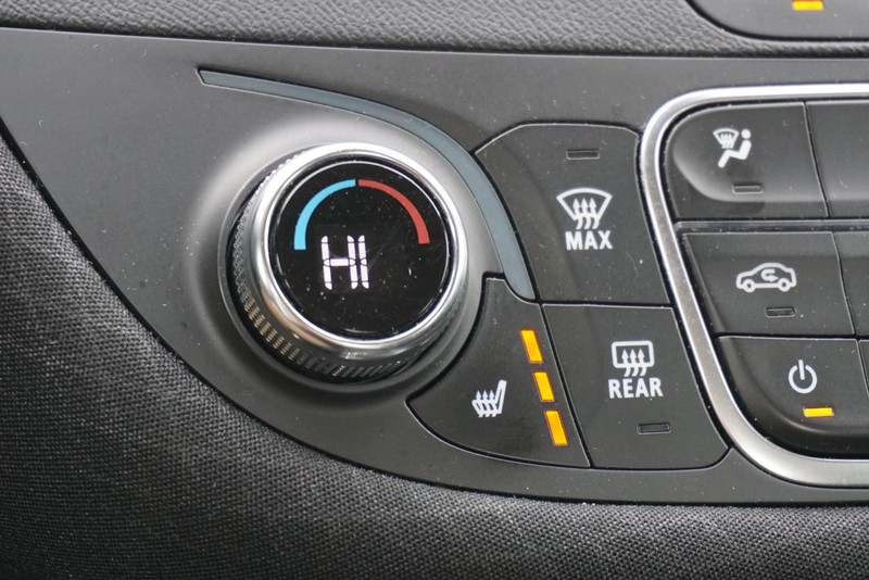 Chevrolet Malibu Vehicle Full-screen Gallery Image 34